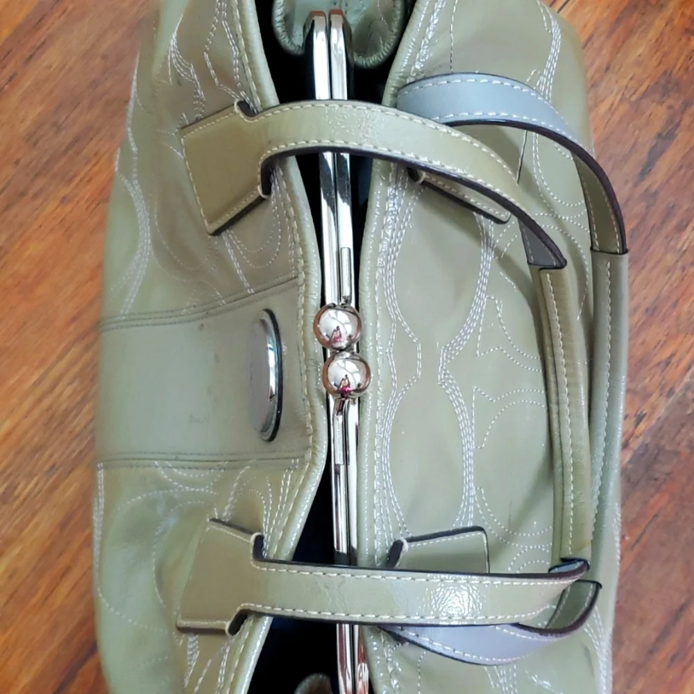 Coach F15658 signature kiss lock carryall never full olive green stiched pattern - Picture 4 of 13